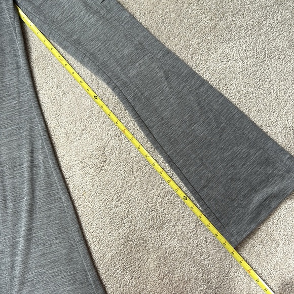 Lou & Grey Flare Leggings - Picture 8 of 8